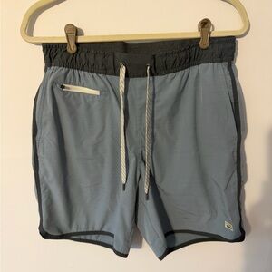 Vuori Banks Slub Stripe Versatile Hybrid Activewear Shorts Size medium